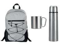 Набор туриста с термосом и кружкой в рюкзаке