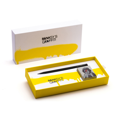 Набор Pininfarina Banksy Lizzy Stardust: карандаш SMART с бетонной подставкой