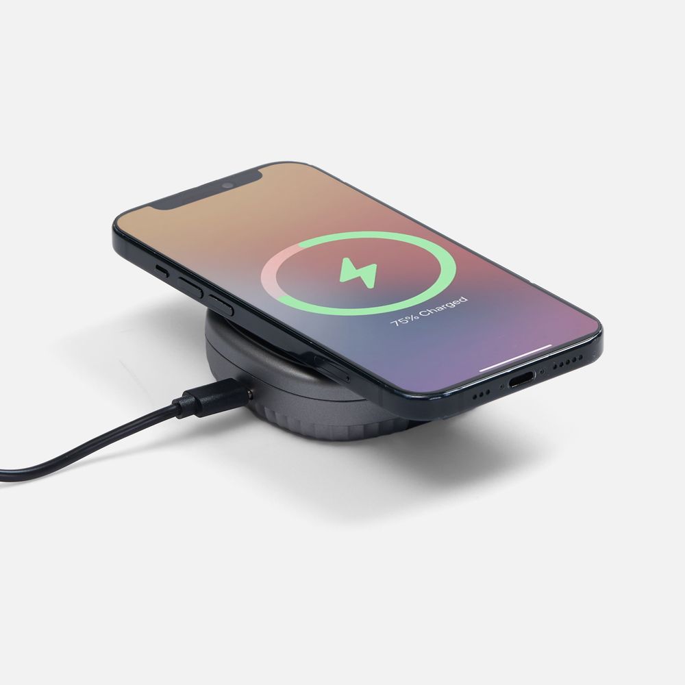 Складная станция беспроводной зарядки flowPad Складная станция беспроводной зарядки flowPad