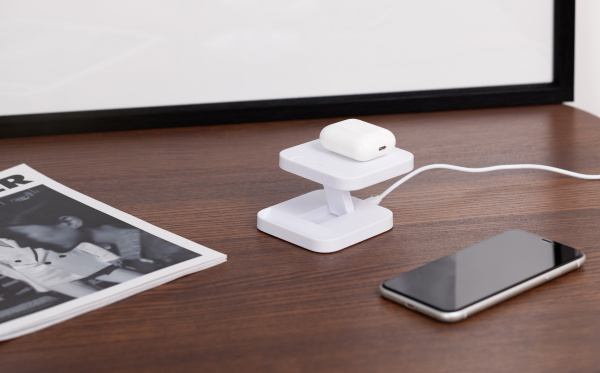 Складная настольная подставка "Flex" с беспроводным (15W) зарядным устройством Складная настольная подставка "Flex" с беспроводным (15W) зарядным устройством