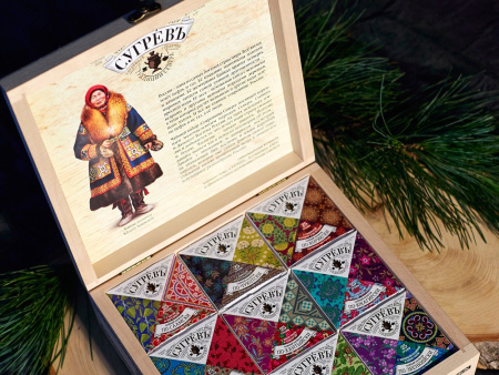 Подарочный набор c чаем Сокровища Севера в деревянной шкатулке без лого