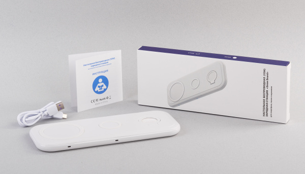 Настольная беспроводная (15W) зарядная станция "Snow Board" для смартфона, часов и наушников Настольная беспроводная (15W) зарядная станция "Snow Board" для смартфона, часов и наушников