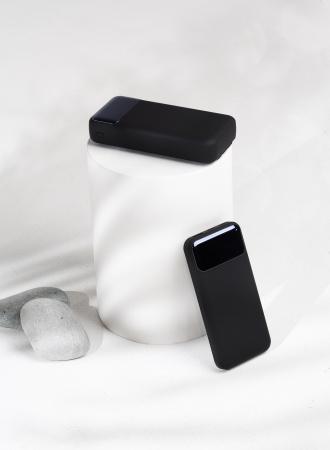 Зарядное (22.5W) устройство "Top Grade SOFTTOUCH" 20000 mAh с подсветкой логотипа, встроенными кабелями и цифровым индикатором заряда Зарядное (22.5W) устройство "Top Grade SOFTTOUCH" 20000 mAh с подсветкой логотипа, встроенными кабелями и цифровым индикатором заряда