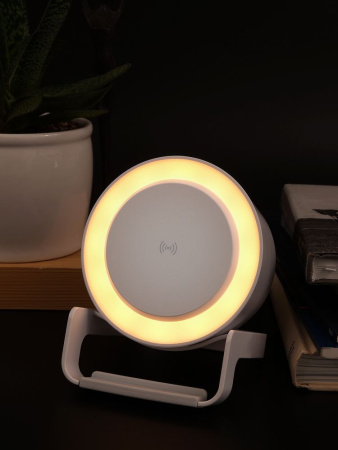 Лампа с колонкой и беспроводной зарядкой moonLight, белая Лампа с колонкой и беспроводной зарядкой moonLight, белая