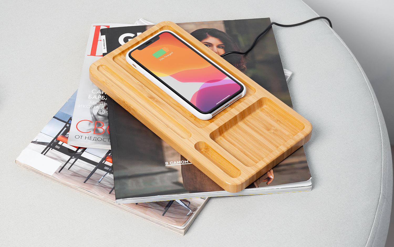 Настольный органайзер "Woodstock" с беспроводным зарядным устройством, бамбук Настольный органайзер "Woodstock" с беспроводным зарядным устройством, бамбук