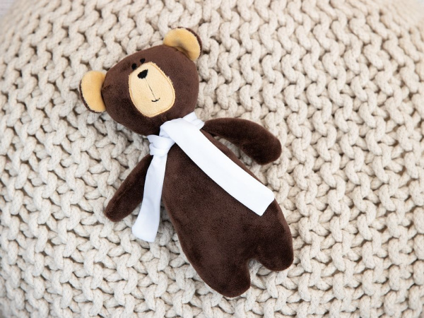 Мягкая игрушка Beastie Toys, мишка с белым шарфом