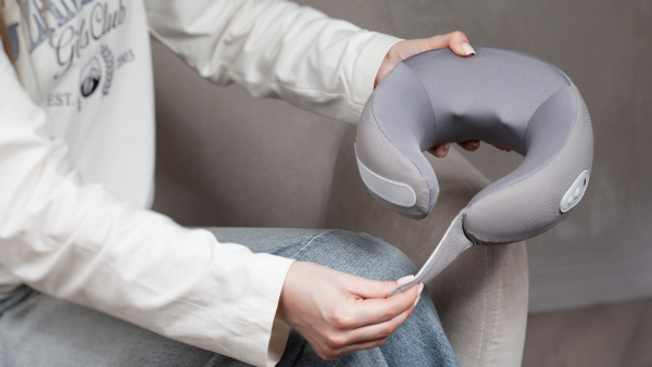 Подушка-массажер "Hug" с функцией обогрева