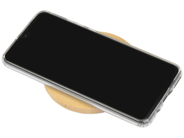 Беспроводное зарядное устройство из бамбука Cap Беспроводное зарядное устройство из бамбука Cap