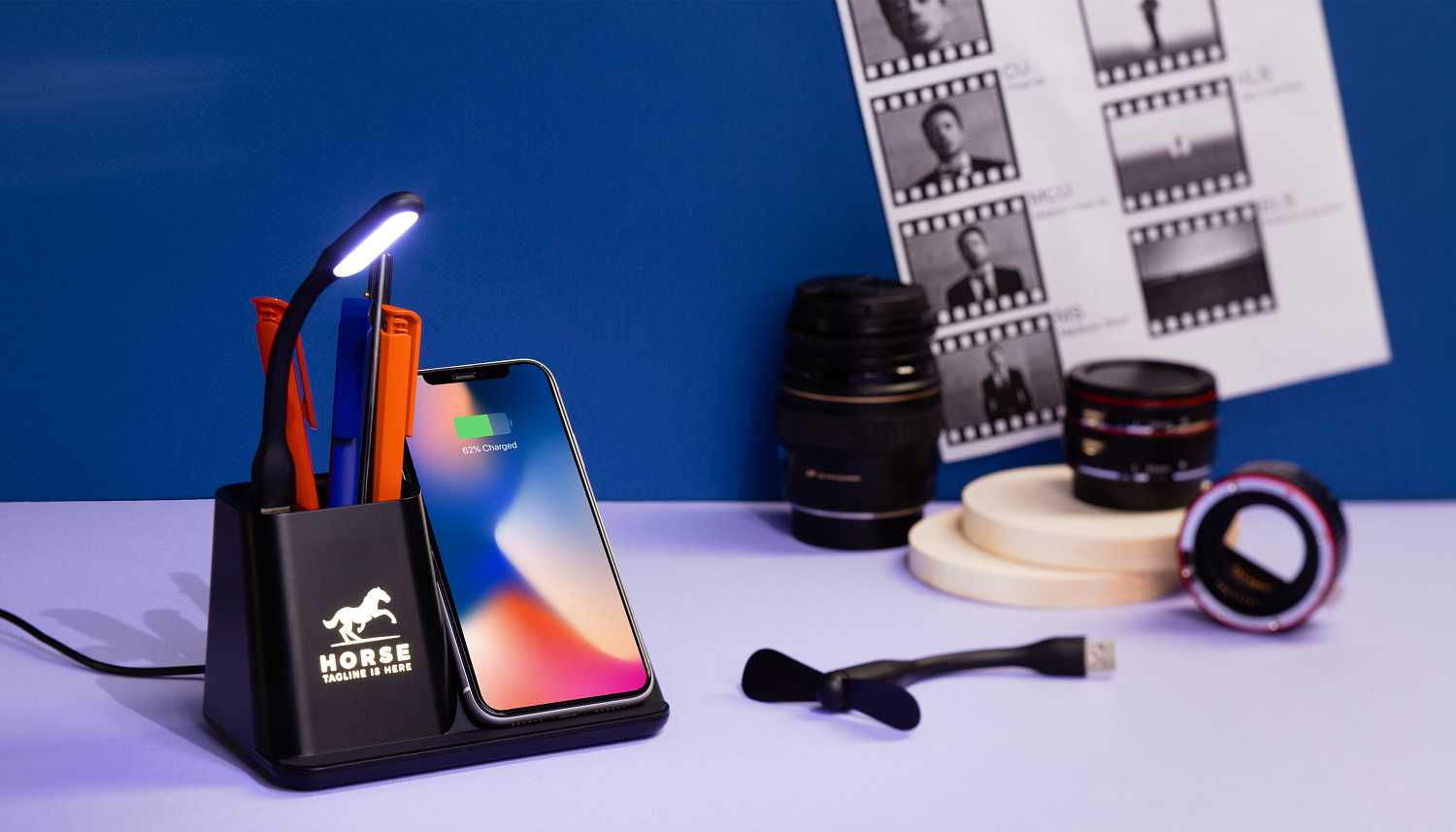 Карандашница "Black Star" с беспроводным (10W) зарядным устройством, вентилятором и лампой, с подсветкой логотипа Карандашница "Black Star" с беспроводным (10W) зарядным устройством, вентилятором и лампой, с подсветкой логотипа