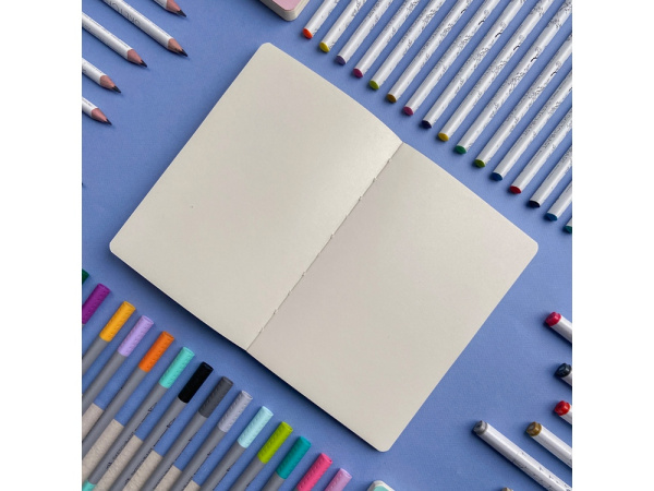 Скетчбук Sketch & Art в мягком переплете 140х210 мм, 100 л. бежевой бумаги 100 гр., голубой