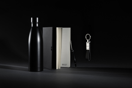 Термобутылка Swiss Peak в комплекте с блокнотом, ручкой и брелком