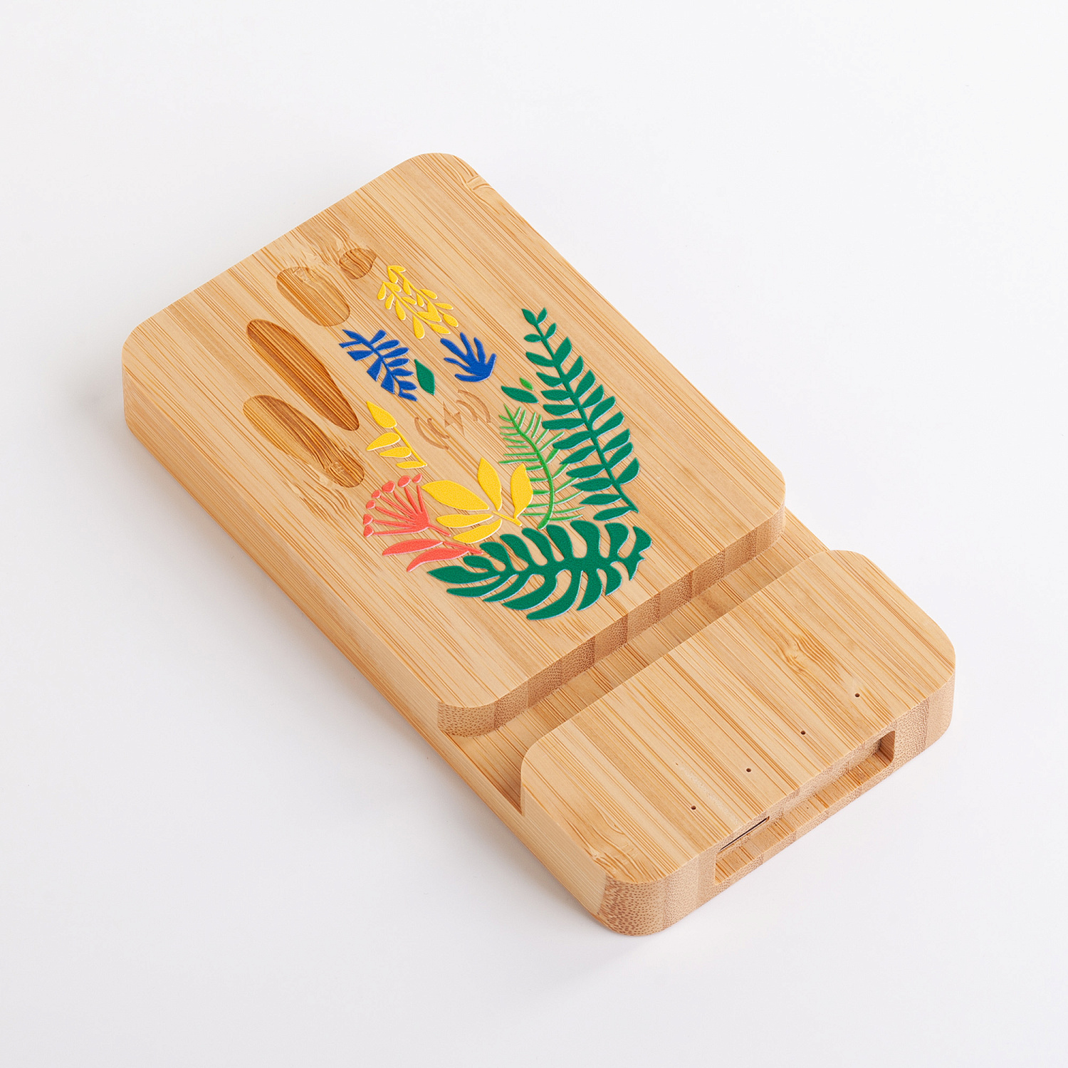 Беспроводное (10W) зарядное устройство "Bamboo Power" 5000 mAh с подставкой под смартфон, бамбук Беспроводное (10W) зарядное устройство "Bamboo Power" 5000 mAh с подставкой под смартфон, бамбук