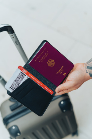 Обложка для паспорта Travelfinder с технологией Find My Обложка для паспорта Travelfinder с технологией Find My