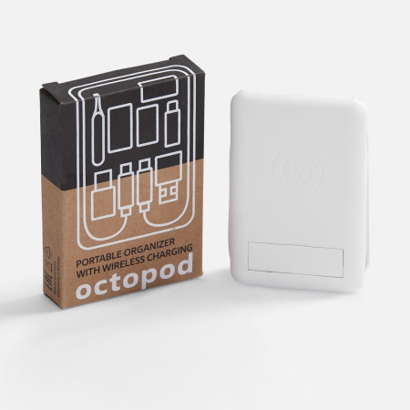 Органайзер с беспроводной зарядкой и набором адаптеров Octopod, белый Органайзер с беспроводной зарядкой и набором адаптеров Octopod, белый