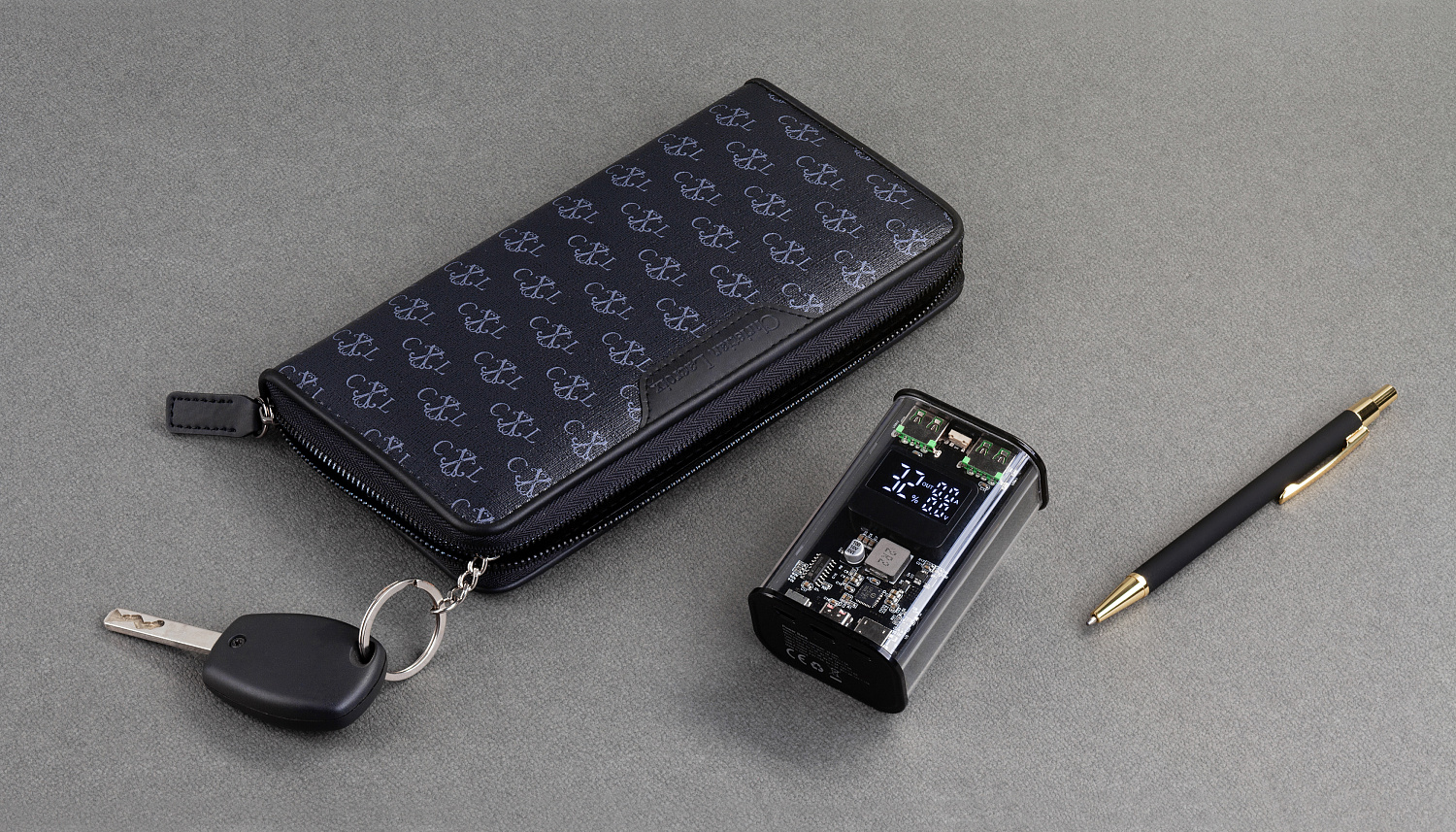 Зарядное (22.5W) устройство "Inside" 9000 mAh с прозрачным корпусом и цифровым индикатором заряда/напряжения/силы тока Зарядное (22.5W) устройство "Inside" 9000 mAh с прозрачным корпусом и цифровым индикатором заряда/напряжения/силы тока