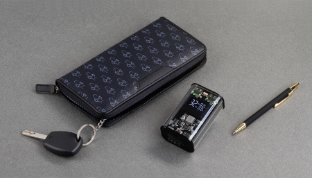 Зарядное (22.5W) устройство "Inside" 9000 mAh с прозрачным корпусом и цифровым индикатором заряда/напряжения/силы тока Зарядное (22.5W) устройство "Inside" 9000 mAh с прозрачным корпусом и цифровым индикатором заряда/напряжения/силы тока