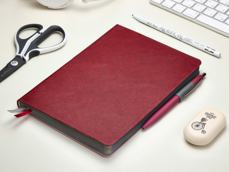 Ежедневник А5 датированный Boston 2026, бордовый с серым обрезом