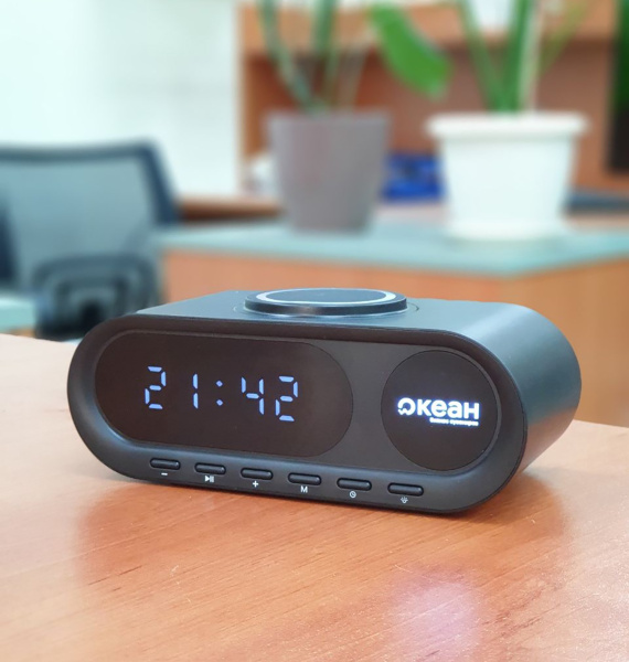 Настольные часы "Smart Hub" с bluetooth колонкой 5Вт, беспроводной (15W) зарядкой и подсветкой логотипа