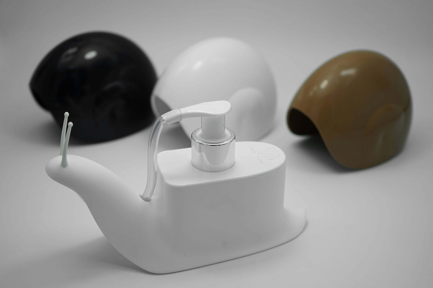 Дозатор мыла ESCAR, коричневый