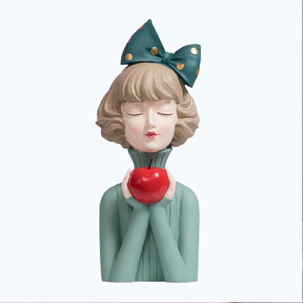Статуэтка  "Девушка с яблоком", цвет зеленый