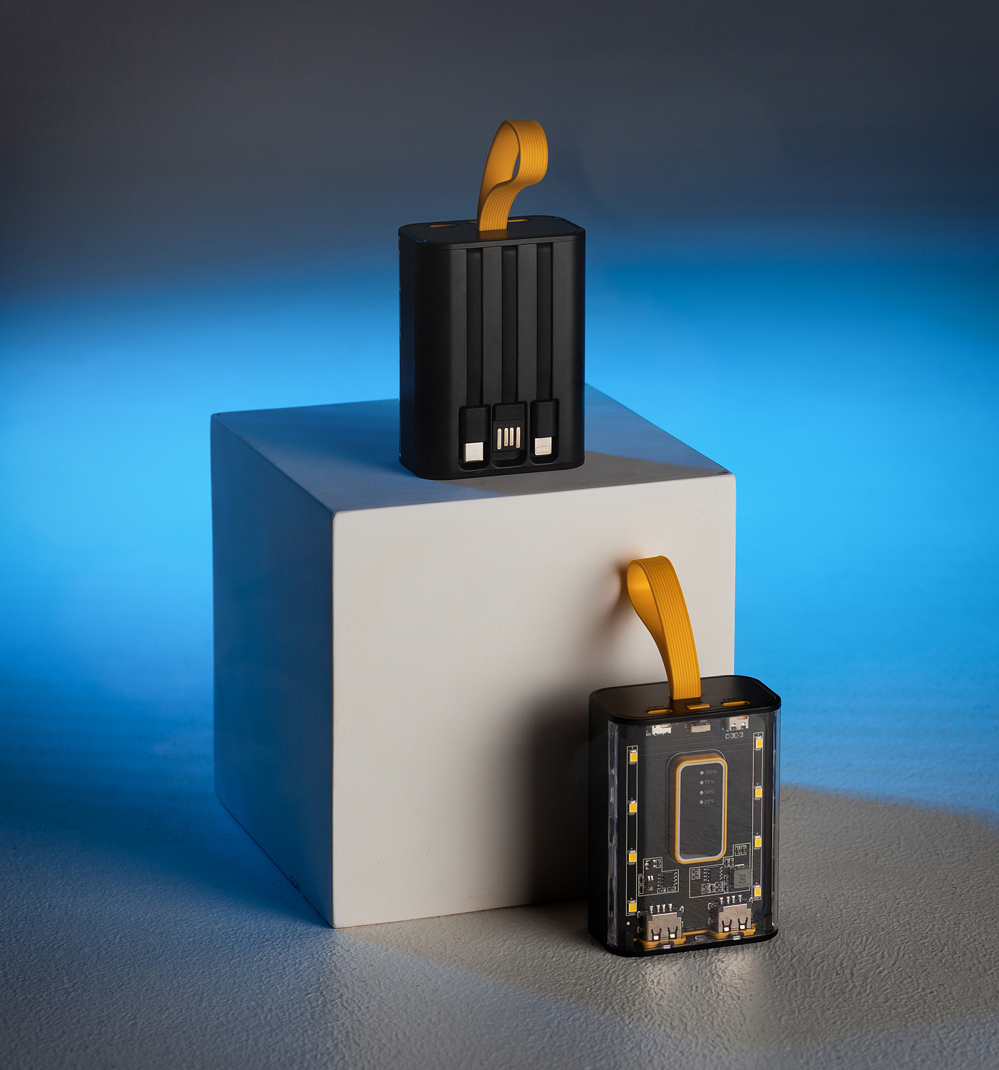 Зарядное устройство "Shine" 9000 mAh с LED-подсветкой, встроенными кабелями Type-C/Lightning/USB Зарядное устройство "Shine" 9000 mAh с LED-подсветкой, встроенными кабелями Type-C/Lightning/USB