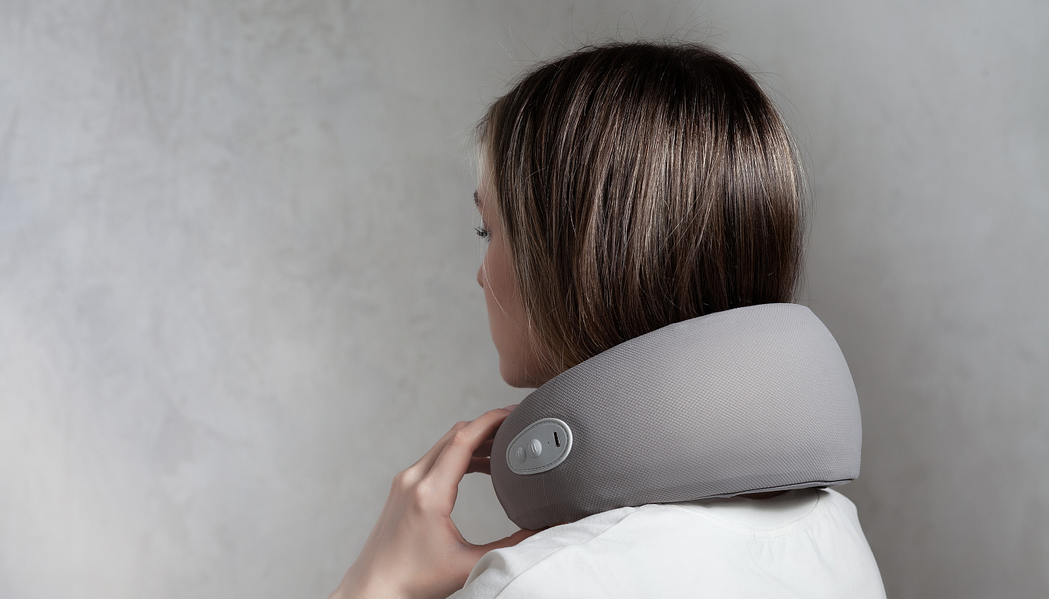 Подушка-массажер "Hug" с функцией обогрева Подушка-массажер "Hug" с функцией обогрева