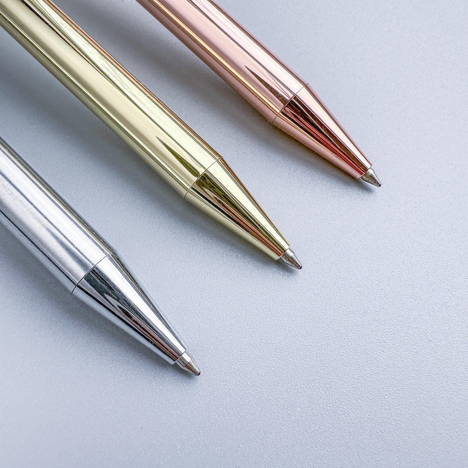 РУЧКА  "BERGAMO" ШАРИКОВАЯ АВТОМАТИЧЕСКАЯ, МЕТАЛЛИЧЕСКИЙ КОРПУС СТАЛЬ, 0.7 ММ, СИНЯЯ