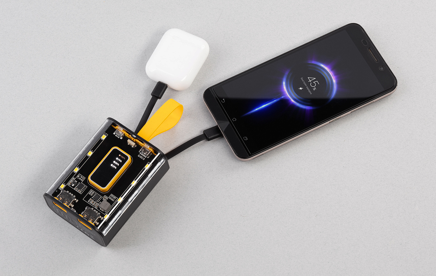 Зарядное устройство "Shine" 9000 mAh с LED-подсветкой, встроенными кабелями Type-C/Lightning/USB Зарядное устройство "Shine" 9000 mAh с LED-подсветкой, встроенными кабелями Type-C/Lightning/USB