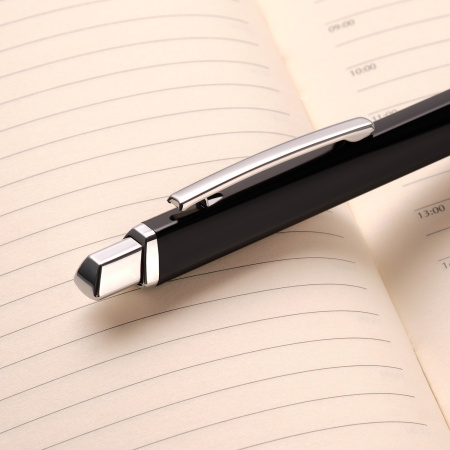 Шариковая ручка Пента (Penta), черная