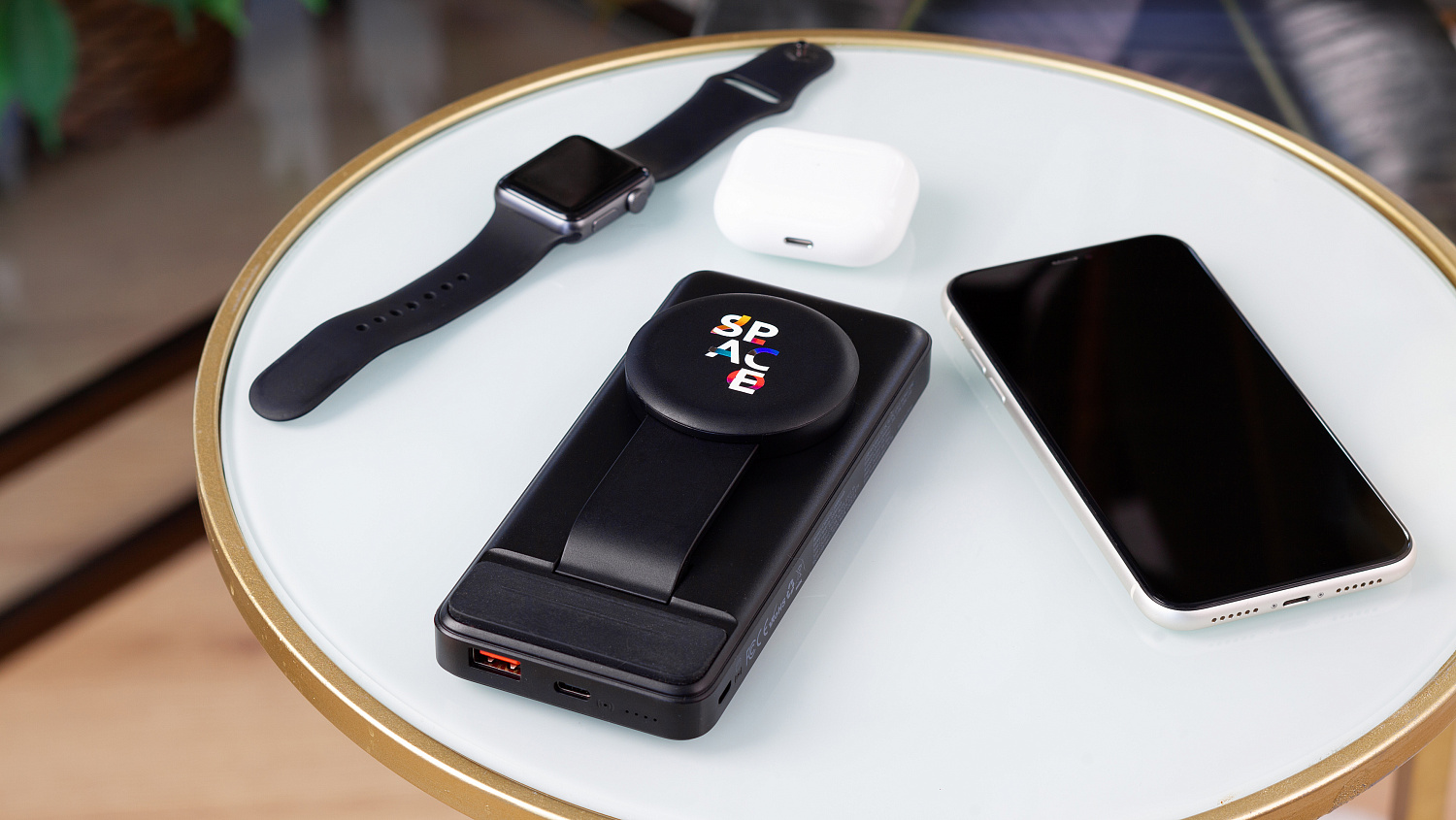 Беспроводная зарядная (20W/15W) станция-пауэрбэнк "Slider" 10000 mAh для смартфонов, наушников, часов, с подвижным зарядным блоком Беспроводная зарядная (20W/15W) станция-пауэрбэнк "Slider" 10000 mAh для смартфонов, наушников, часов, с подвижным зарядным блоком