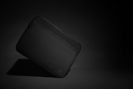 Чехол для ноутбука Swiss Peak Essential из rPET Aware™, 15.6"