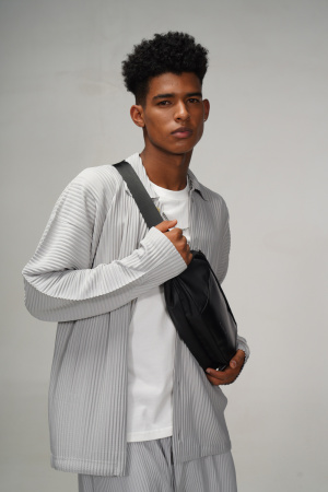 Наплечная сумка KORIN FlipSling 32х16х10 см, черная