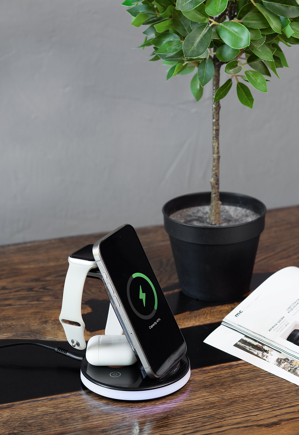 Беспроводная (15W) зарядная станция "Tron" с прозрачным корпусом и подсветкой Беспроводная (15W) зарядная станция "Tron" с прозрачным корпусом и подсветкой