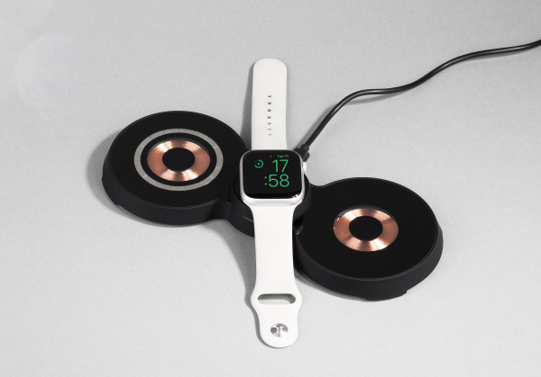 Беспроводная (15W) зарядная станция "Cheb" с прозрачным корпусом и MagSafe Беспроводная (15W) зарядная станция "Cheb" с прозрачным корпусом и MagSafe