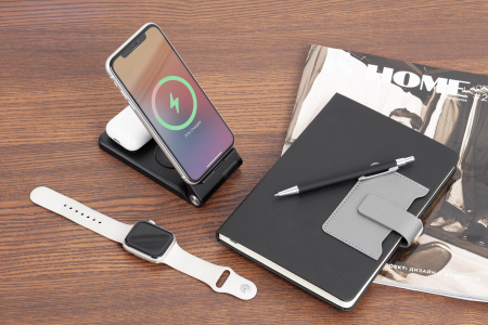 Складная беспроводная (15W) зарядная станция "Clap" с подсветкой логотипа и подставкой для смартфона Складная беспроводная (15W) зарядная станция "Clap" с подсветкой логотипа и подставкой для смартфона