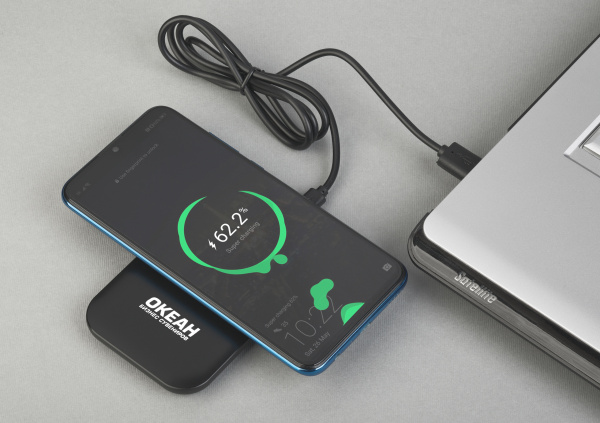 Настольное беспроводное зарядное устройство "Moonlight" c подсветкой логотипа Настольное беспроводное зарядное устройство "Moonlight" c подсветкой логотипа