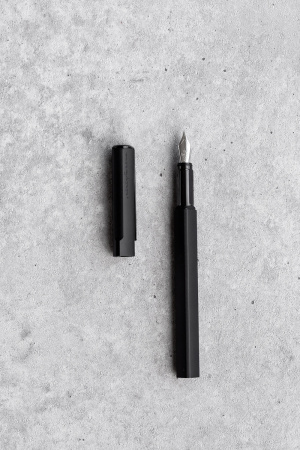 Перьевая ручка PININFARINA PF One BLACK