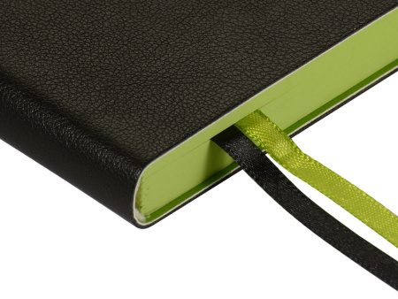 Ежедневник А5 датированный Boston 2027, черный с салатовым обрезом