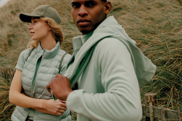 Женский стеганый жилет Iqoniq Meru из переработанного полиэстера AWARE™, 70 г/м²