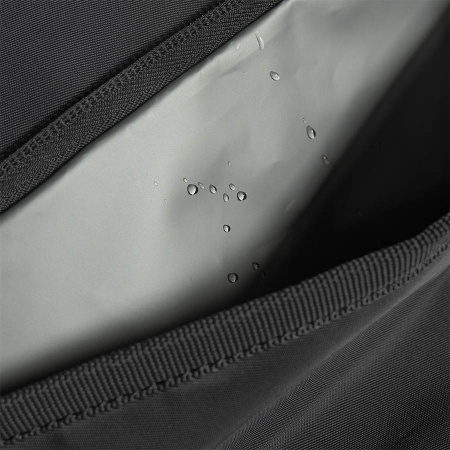 Сумка спортивная "Gym"; чёрная; 45х21х20 см;  из водостойкого материала.