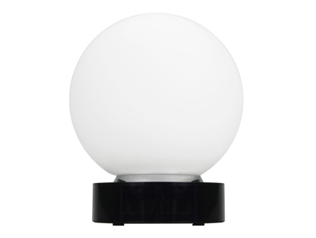 Лампа настольная с часами, датой и термометром. При включении на поверхности лампы появляется стилизованное изображение земного шара