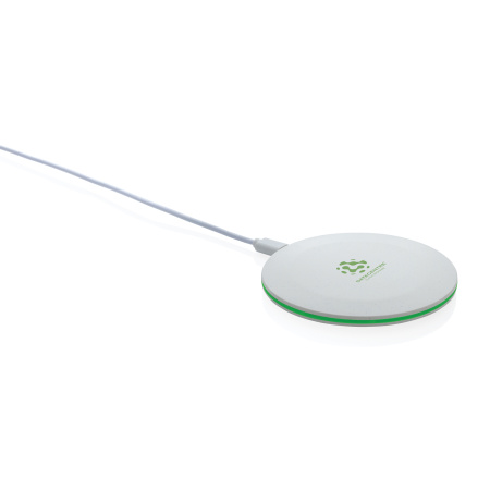 Док-станция из переработанного пластика RCS для быстрой зарядки, 15 Вт Док-станция из переработанного пластика RCS для быстрой зарядки, 15 Вт