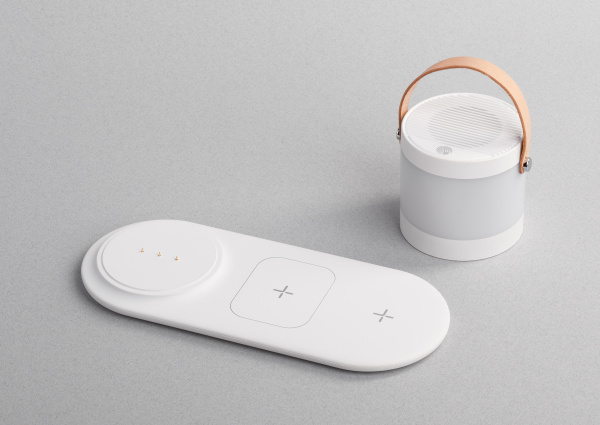 Настольная беспроводная (15W) зарядная станция "Smart Home" с bluetooth колонкой-лампой Настольная беспроводная (15W) зарядная станция "Smart Home" с bluetooth колонкой-лампой