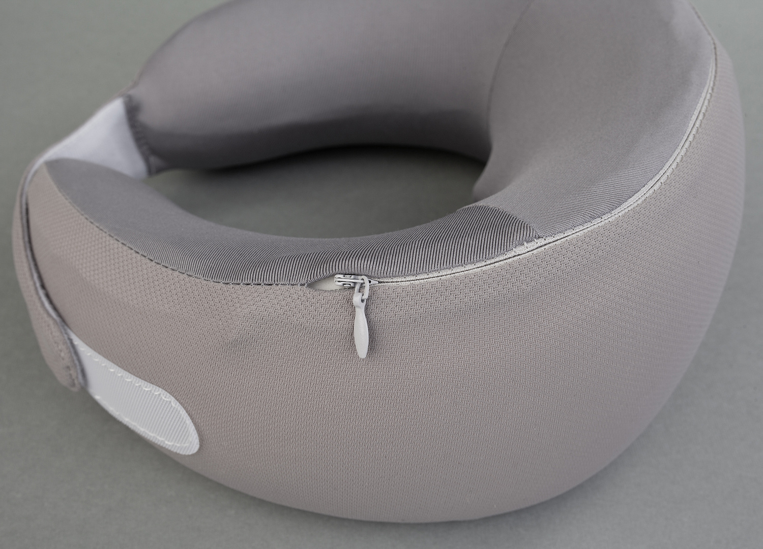 Подушка-массажер "Hug" с функцией обогрева Подушка-массажер "Hug" с функцией обогрева