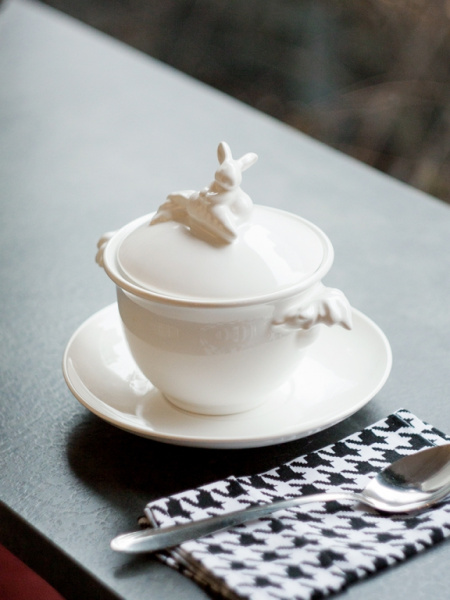 Бульонница &quot;Кролик - Везунчик&quot; с тарелкой, 425 мл, Белый