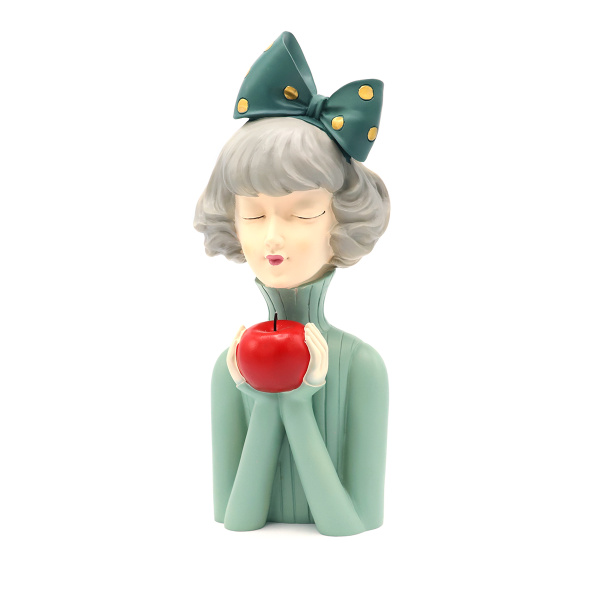 Статуэтка  "Девушка с яблоком", цвет зеленый