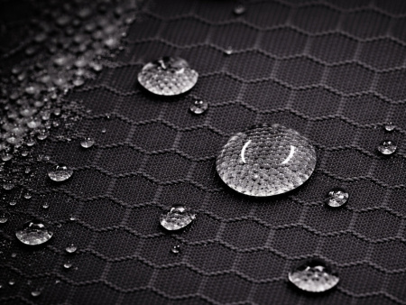 Сумка-слинг Nomad на одно плечо из водостойкого переработанного пластика, черный