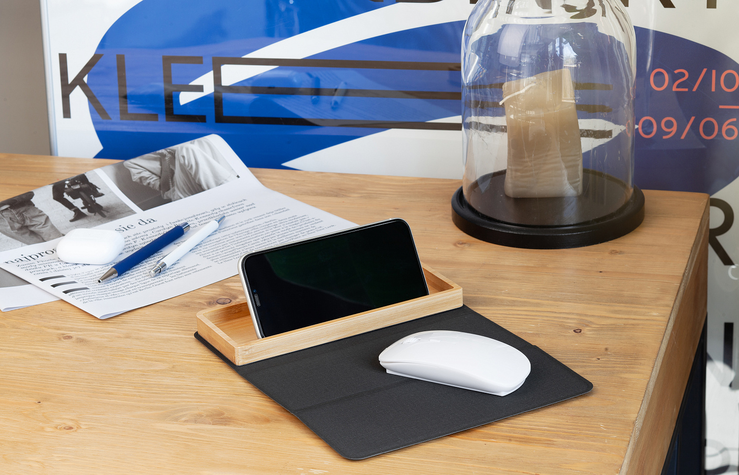 Коврик-трансформер с органайзером на магнитах с беспроводным (15W) ЗУ с подсветкой логотипа Коврик-трансформер с органайзером на магнитах с беспроводным (15W) ЗУ с подсветкой логотипа