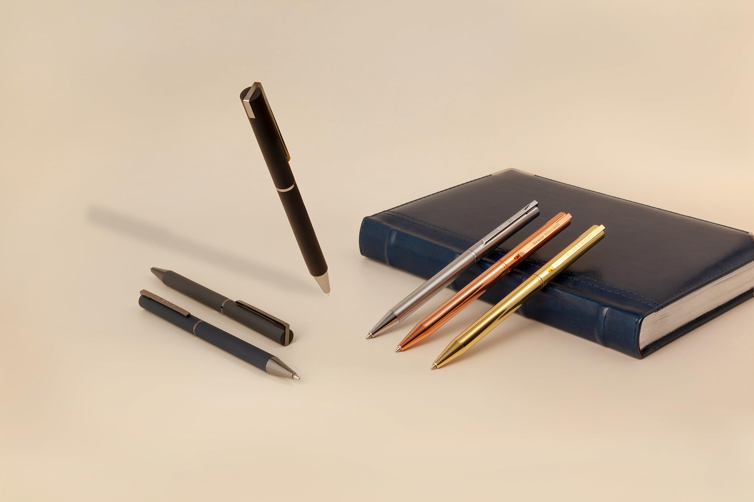 РУЧКА  "BERGAMO" ШАРИКОВАЯ АВТОМАТИЧЕСКАЯ, МЕТАЛЛИЧЕСКИЙ КОРПУС СЕРЕБРЯНЫЙ 0.7 ММ, СИНЯЯ