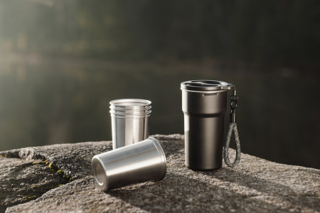 Термокружка VINGA Parks в комплекте с 4 кружками из нержавеющей стали